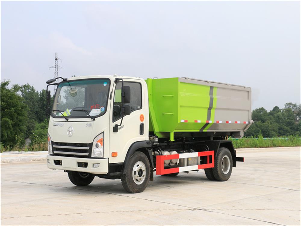 国六大运套臂垃圾车