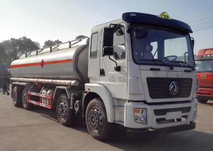 大力牌DLQ5310GRYE5型铝合金易燃液体罐式运输车