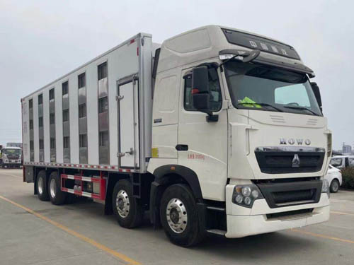瑞力星牌RLQ5317CCQZ6型畜禽运输车